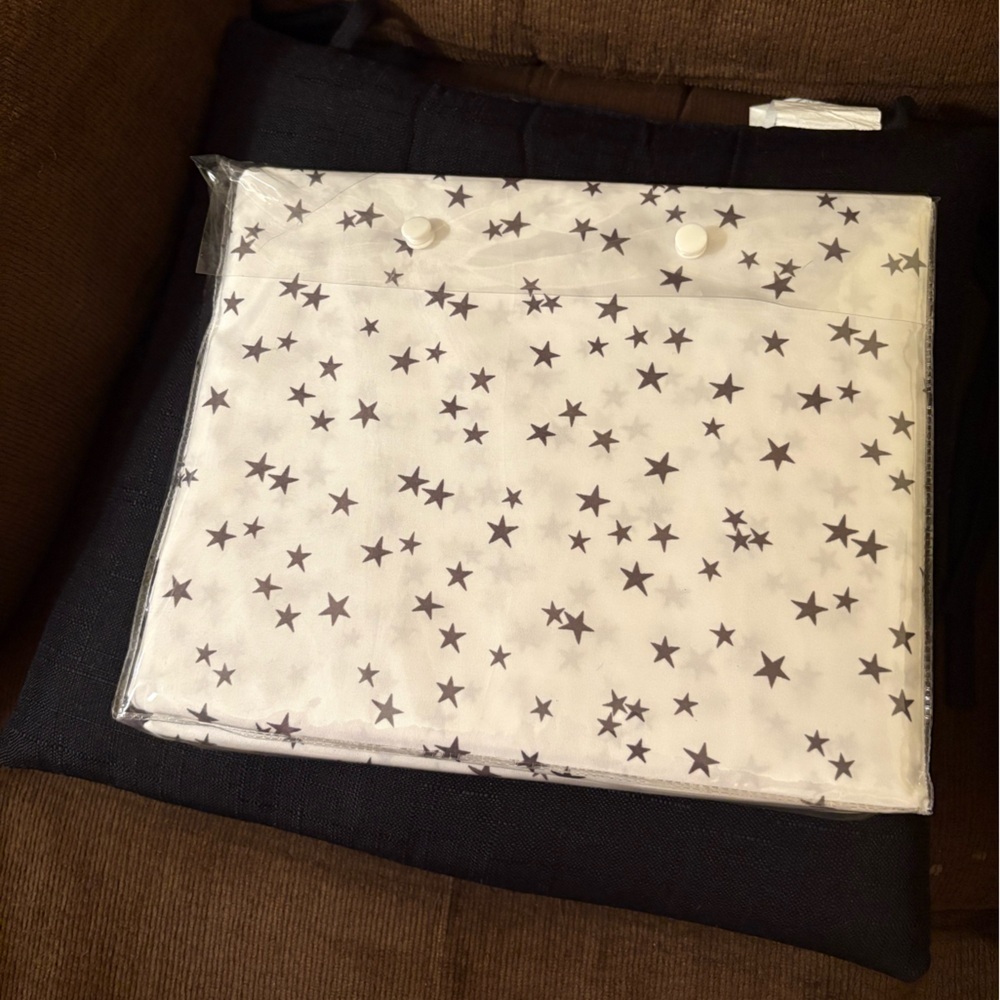Starry Night Sheet Set - White and Black - Picture 2 of 3